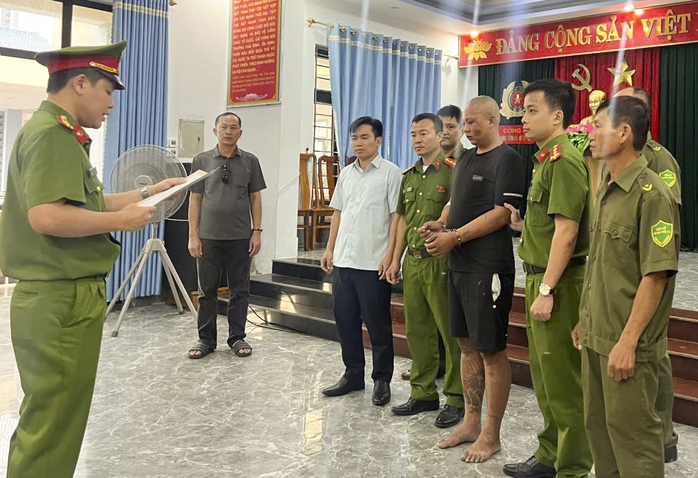 Nghi phạm vụ tấn c&ocirc;ng trụ sở c&ocirc;ng an Quảng Trị: Khai g&igrave; về h&agrave;nh vi ch&eacute;m đại &uacute;y? - Ảnh 1.