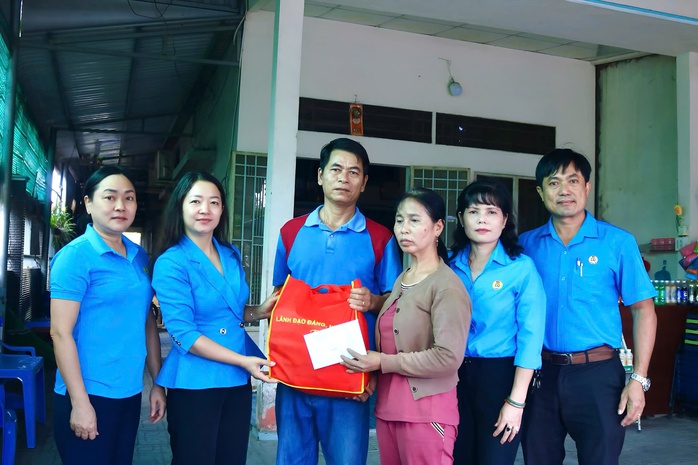 X&oacute;t xa ho&agrave;n cảnh nhiều c&ocirc;ng nh&acirc;n ở Cần Thơ mất khả năng l&agrave;m việc v&igrave; tai nạn - Ảnh 1.
