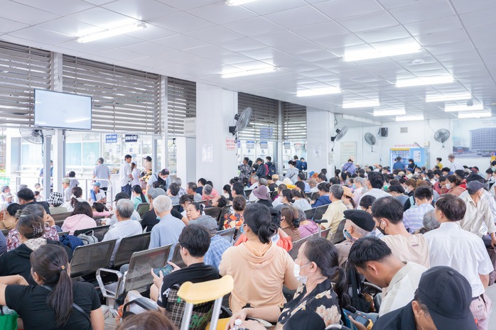 Bệnh viện lớn nhất ph&iacute;a Nam ghi nhận lượng bệnh nh&acirc;n cao chưa từng thấy - Ảnh 5.