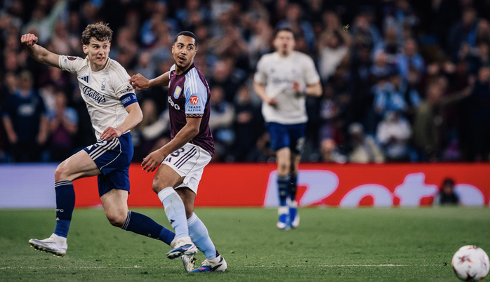 Aston Villa đại thắng Nottingham Forest, v&agrave;o chung kết Europa League sau 44 năm - Ảnh 1.