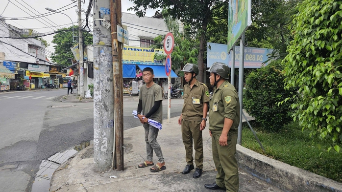 Nam thanh ni&ecirc;n ở TPHCM bị c&ocirc;ng an 1,5 triệu đồng, hết chối c&atilde;i - Ảnh 2.