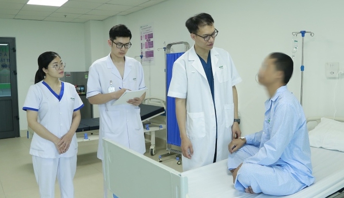Người đ&agrave;n &ocirc;ng bị em họ cắn đứt m&ocirc;i - Ảnh 1.