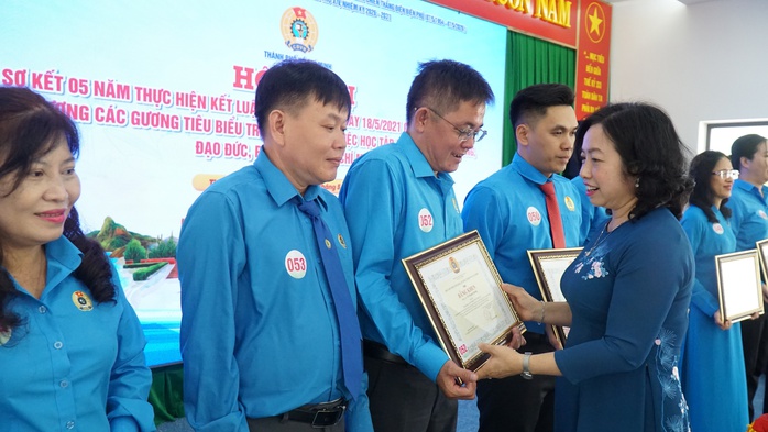 Biến việc học tập B&aacute;c th&agrave;nh nhu cầu tự th&acirc;n của mỗi c&aacute;n bộ C&ocirc;ng đo&agrave;n, người lao động - Ảnh 2.