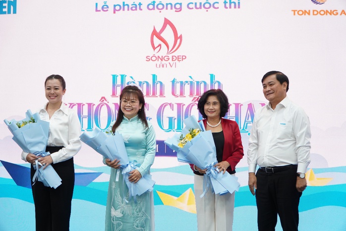 Hoa hậu Lương Th&ugrave;y Linh l&agrave;m gi&aacute;m khảo Cuộc thi Sống đẹp của b&aacute;o Thanh Ni&ecirc;n - Ảnh 1.