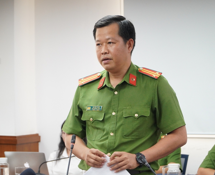 Giải ph&aacute;p dẹp loạn vỉa h&egrave; nhưng kh&ocirc;ng triệt ti&ecirc;u sinh kế người d&acirc;n của C&ocirc;ng an TPHCM - Ảnh 1.