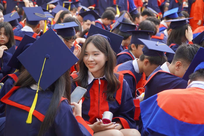 Sở GD-ĐT TPHCM: Lễ tri &acirc;n, trưởng th&agrave;nh kh&ocirc;ng tổ chức ph&ocirc; trương, g&acirc;y tốn k&eacute;m - Ảnh 1.