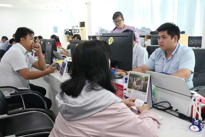 UBND TPHCM y&ecirc;u cầu r&agrave; so&aacute;t năng lực c&aacute;n bộ, c&ocirc;ng chức cấp x&atilde; trước 15-5 - Ảnh 1.