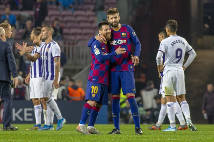 “Coi trời bằng vung”, đồng đội cũ của Messi nhận án phạt nặng - Ảnh 1.