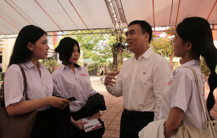 Trường ĐH Khoa học X&atilde; hội v&agrave; Nh&acirc;n văn chuyển sang x&eacute;t tổng hợp - Ảnh 1.
