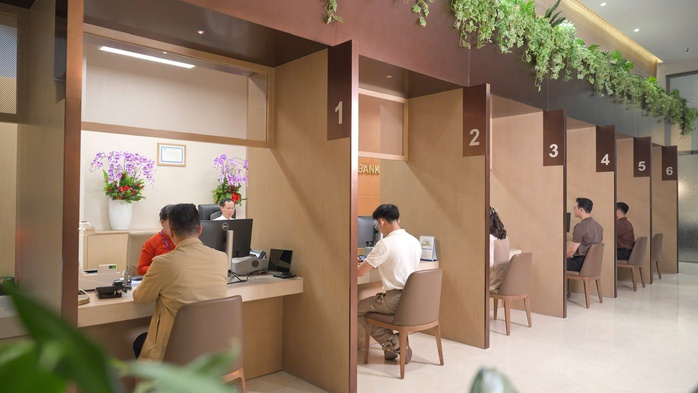 Ng&acirc;n h&agrave;ng ồ ạt cắt giảm h&agrave;ng ng&agrave;n nh&acirc;n sự, AI c&oacute; phải l&agrave; nguy&ecirc;n nh&acirc;n ch&iacute;nh? - Ảnh 1.