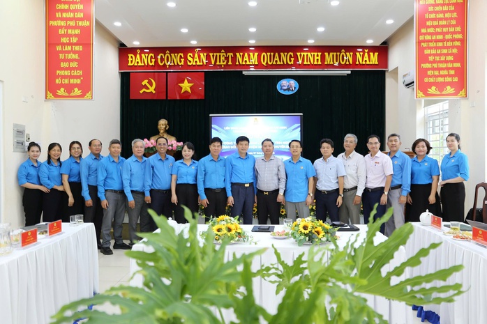 LĐLĐ tỉnh Nghệ An v&agrave; C&ocirc;ng đo&agrave;n phường Ph&uacute; Thuận chia sẻ kinh nghiệm chuyển đổi số - Ảnh 4.