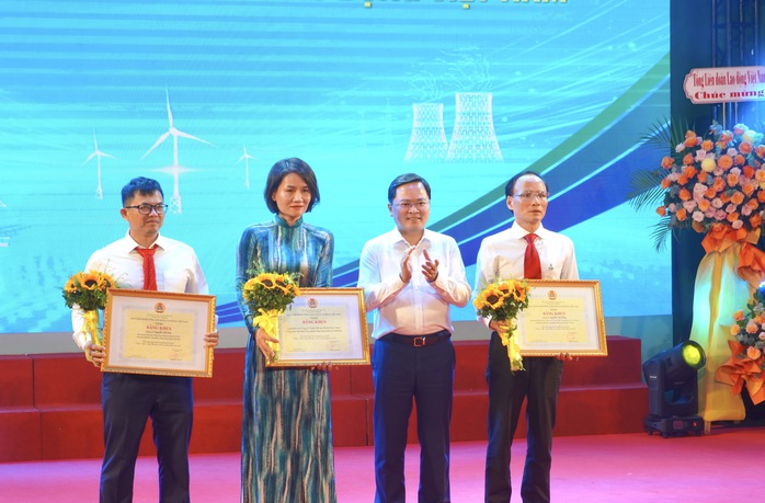 Người lao động ng&agrave;nh C&ocirc;ng nghiệp - Năng lượng được tiếp th&ecirc;m động lực trong Th&aacute;ng C&ocirc;ng nh&acirc;n - Ảnh 4.