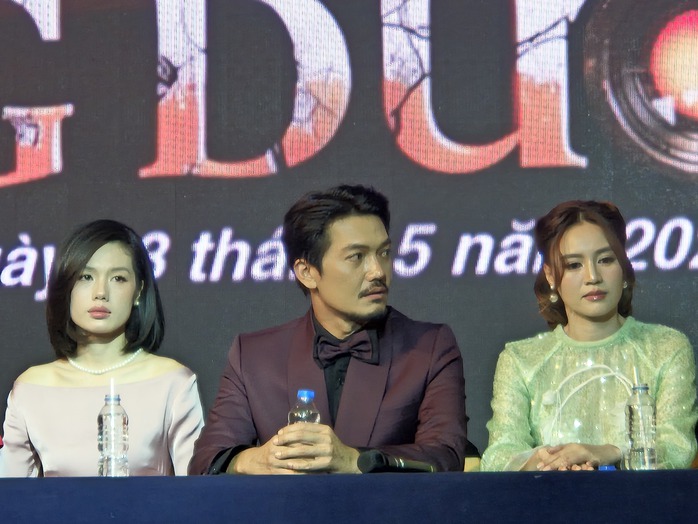 Quang Tuấn c&ocirc;ng bố "t&igrave;m hiểu" Ninh Dương Lan Ngọc, "ngọc nữ" bối rối xin lỗi - Ảnh 4.