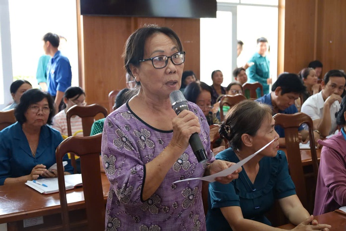 Cử tri Cần Giờ "nóng" chuyện nước sạch, đất đai - Ảnh 2.