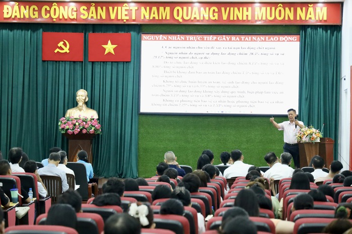  Nâng cao nhận thức an toàn lao động cho cán bộ Công đoàn, CNVC-LĐ - Ảnh 4.