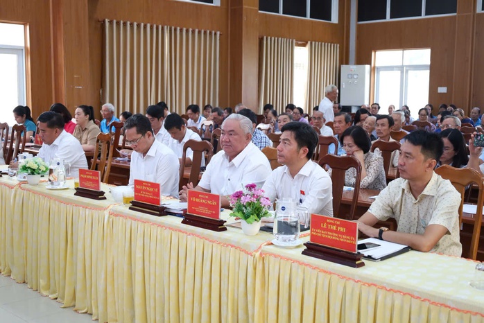 Cử tri Cần Giờ "nóng" chuyện nước sạch, đất đai - Ảnh 3.