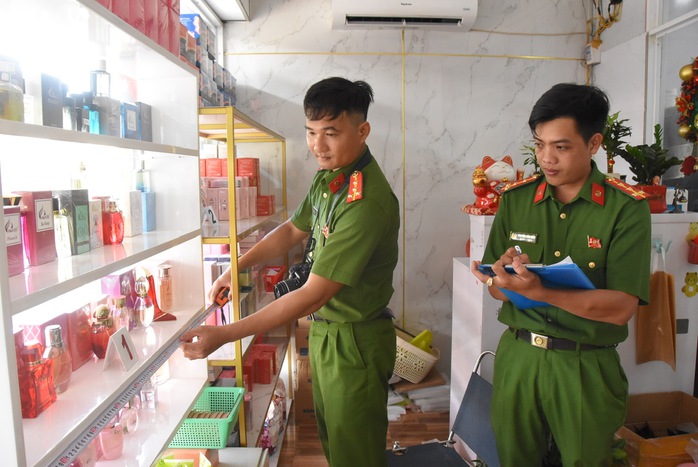 Bất ngờ lời khai chủ cơ sở chế biến kem trộn v&agrave; thuốc giảm c&acirc;n dỏm 2026 - Ảnh 1.