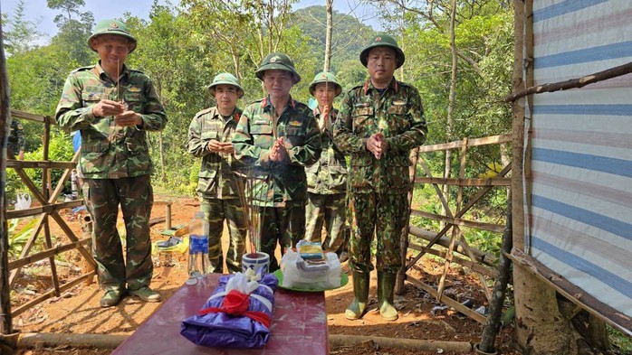 Phát hiện hài cốt liệt sĩ ở nơi rừng núi hiểm trở  - Ảnh 1.