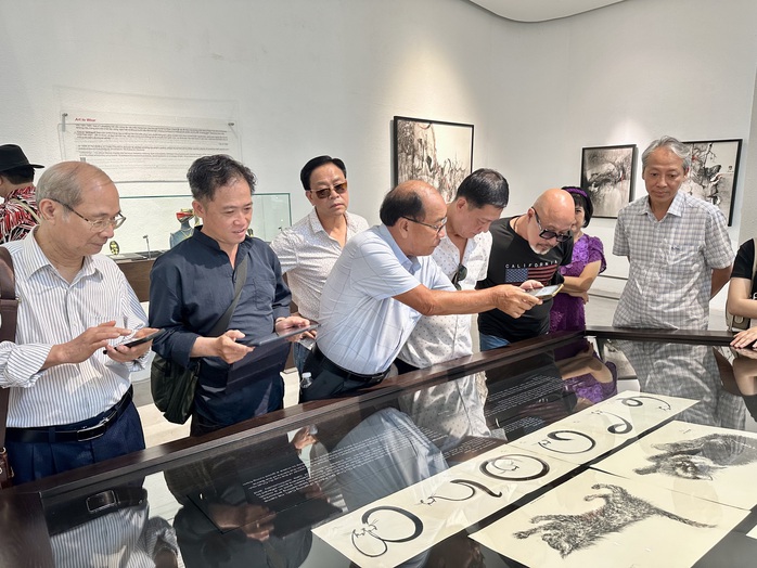 NSƯT Hạnh Th&uacute;y - Chạm v&agrave;o chiều s&acirc;u văn h&oacute;a từ Kh&ocirc;ng gian lưu niệm L&ecirc; B&aacute; Đảng   - Ảnh 7.