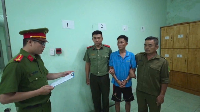 TPHCM: Người đ&agrave;n &ocirc;ng bị Tạm giữ v&igrave; đ&aacute;nh con ri&ecirc;ng của vợ hờ - Ảnh 2.