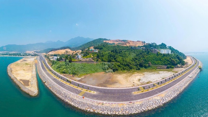 Cung đường tuyệt đẹp tổ chức giải chạy &ldquo;Th&aacute;ng C&ocirc;ng nh&acirc;n, bước chạy đo&agrave;n kết&rdquo; ở Đ&agrave; Nẵng - Ảnh 1.