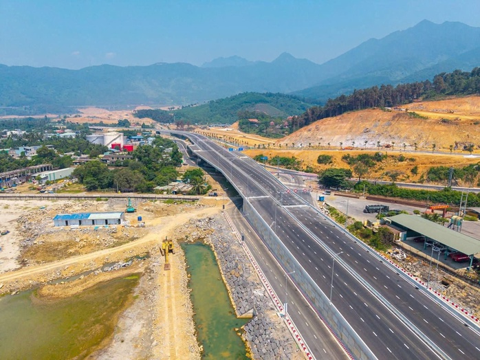 Cung đường tuyệt đẹp tổ chức giải chạy &ldquo;Th&aacute;ng C&ocirc;ng nh&acirc;n, bước chạy đo&agrave;n kết&rdquo; ở Đ&agrave; Nẵng - Ảnh 2.