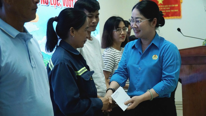 Bồi dưỡng l&yacute; tưởng c&aacute;ch mạng cho c&aacute;n bộ, đo&agrave;n vi&ecirc;n, người lao động - Ảnh 5.