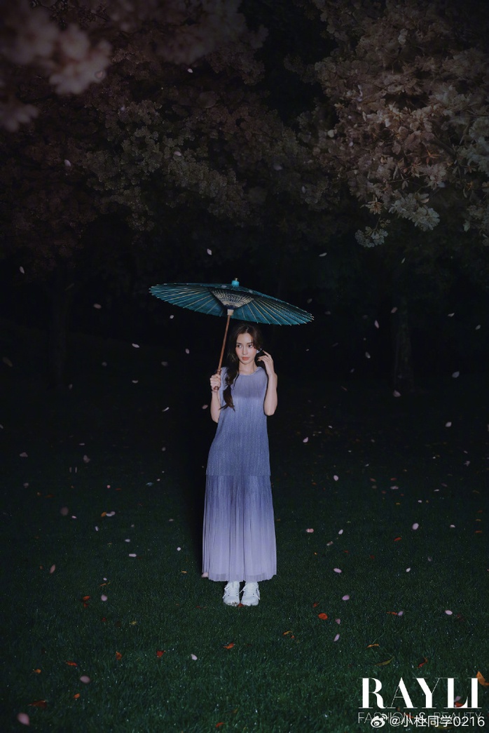 Angelababy khoe vẻ đẹp huyền ảo như tranh, như thơ - Ảnh 21.
