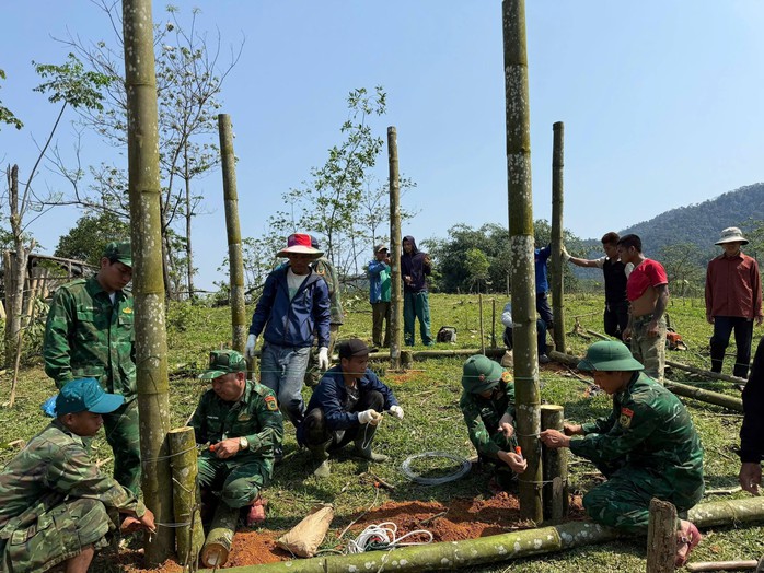 Sắc đỏ giữa đại ng&agrave;n - Ảnh 1.