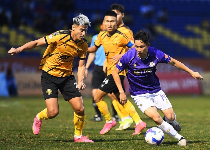 V-League: H&agrave; Nội FC sẩy ch&acirc;n trước Thanh Ho&aacute;, bật khỏi Top 3 - Ảnh 1.