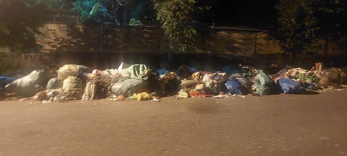 Đ&agrave; Nẵng xử l&yacute; r&aacute;c thải &ocirc; nhiễm: Phản &aacute;nh người d&acirc;n được chấn chỉnh hiệu quả - Ảnh 1.