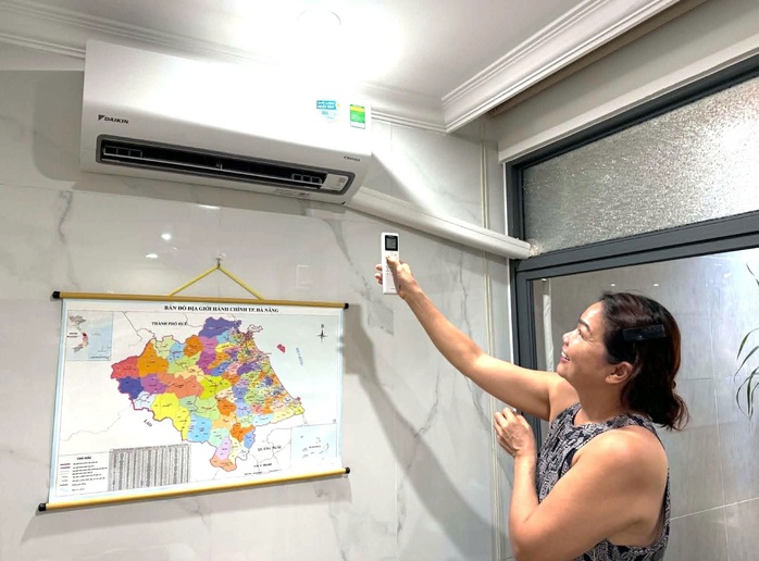 Khi người d&acirc;n Đ&agrave; Nẵng "nh&igrave;n thấy" điện năng để tiết kiệm trong m&ugrave;a nắng n&oacute;ng - Ảnh 1.
