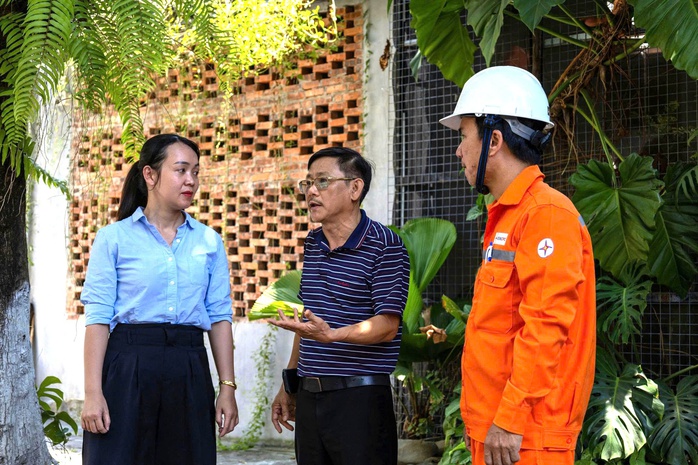 Điện mặt trời ở Đ&agrave; Nẵng: Khi mỗi m&aacute;i nh&agrave; l&agrave; một "trạm điện xanh" - Ảnh 2.