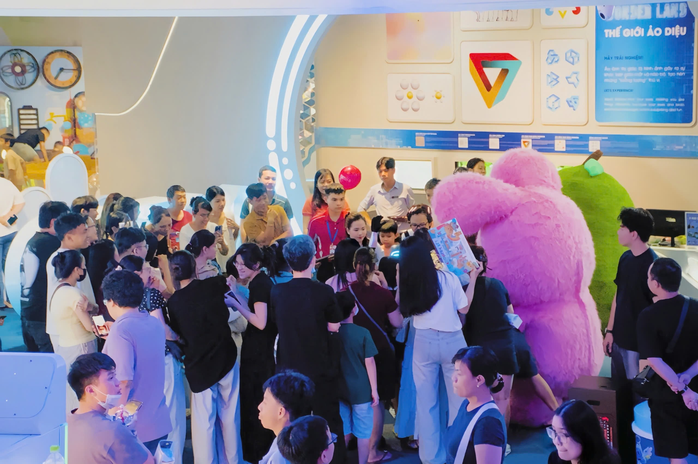 Ngàn nụ cười rạng rỡ tại "thành phố lễ hội thu nhỏ" Gigamall dịp Quốc tế thiếu nhi 1-6 - Ảnh 5. Ngàn nụ cười rạng rỡ tại "thành phố lễ hội thu nhỏ" Gigamall dịp Quốc tế thiếu nhi 1-6 - Ảnh 5.