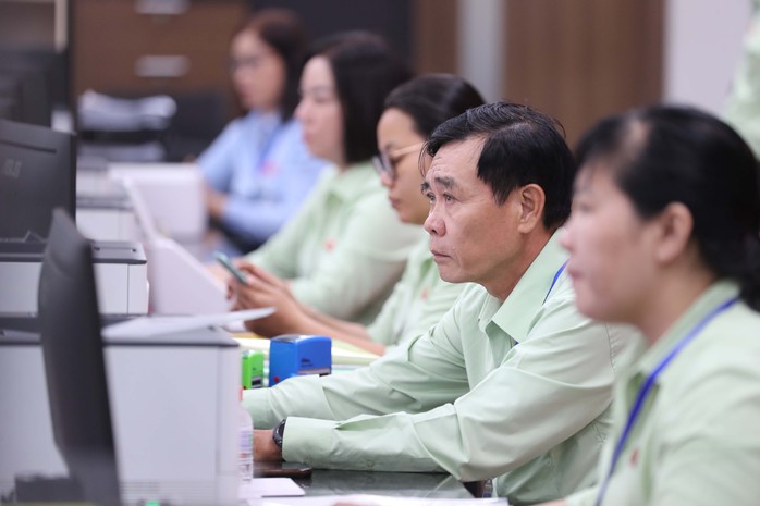 X&acirc;y dựng v&agrave; ph&aacute;t triển TP HCM trong kỷ nguy&ecirc;n mới (*): C&aacute;n bộ "4 d&aacute;m" gỡ việc cho d&acirc;n - Ảnh 1.