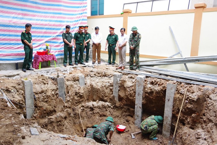 Thi công công trình ở bệnh viện, phát hiện 4 hài cốt liệt sĩ - Ảnh 1. Thi công công trình ở bệnh viện, phát hiện 4 hài cốt liệt sĩ - Ảnh 1.