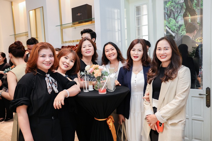 AIA Việt Nam ra mắt AIA Elite Advisors Club, kiến tạo chuẩn mực trải nghiệm mới cho khách hàng Elite - Ảnh 2. AIA Việt Nam ra mắt AIA Elite Advisors Club, kiến tạo chuẩn mực trải nghiệm mới cho khách hàng Elite - Ảnh 2.