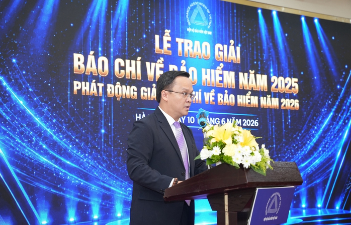 - Ảnh 1. Trao Giải Báo chí viết về bảo hiểm năm 2025 - Ảnh 1.