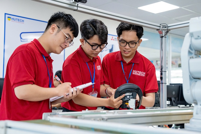 Rào cản tuổi tác khi tìm việc - Ảnh 1. Rào cản tuổi tác khi tìm việc - Ảnh 1.