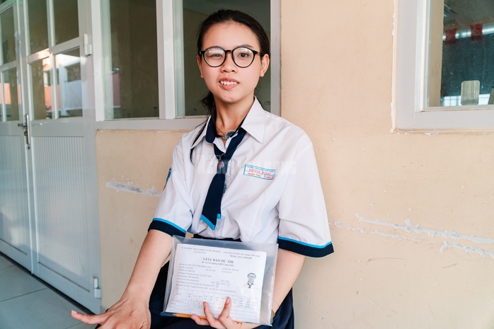 Kỳ thi tốt nghiệp THPT: Nữ sinh khuyết tật gác giấc mơ bác sĩ, chinh phục ngành Công nghệ thông tin - Ảnh 1.