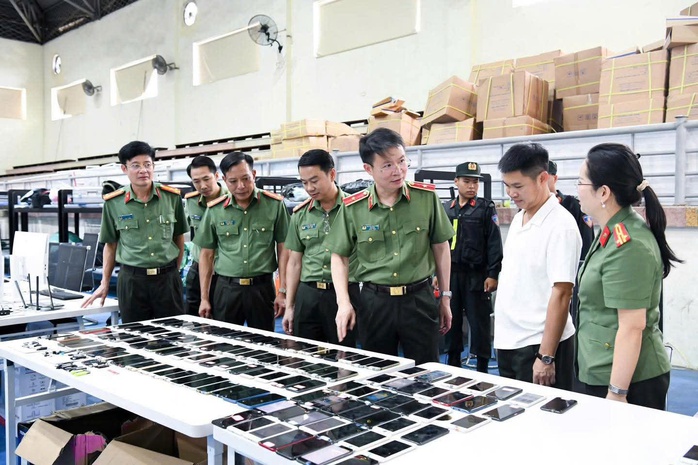 Cận cảnh bên trong “căn cứ bí mật” của ổ nhóm lừa đảo xuyên quốc gia - Ảnh 3.