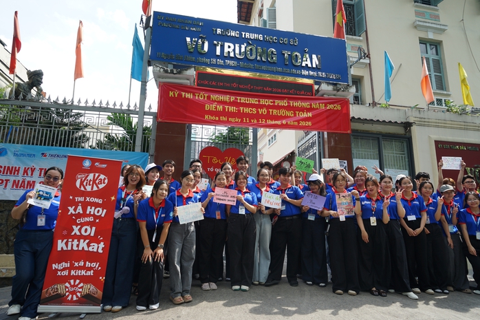 Tiếp sức mùa thi bằng nhiều thứ tiếng - Ảnh 7.