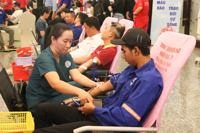 32 tỉnh, thành chung tay hiến máu cứu người - Ảnh 1.