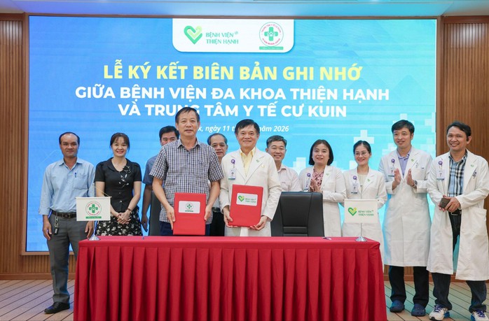 Bệnh viện Thiện Hạnh và Trung tâm Y tế Cư Kuin ký kết hợp tác chuyên môn - Ảnh 1.