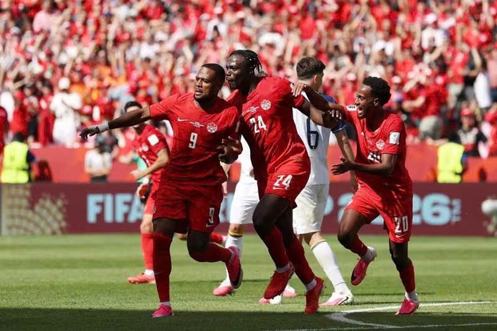 Siêu dự bị tỏa sáng, chủ nhà Canada có điểm đầu tiên tại World Cup - Ảnh 2.