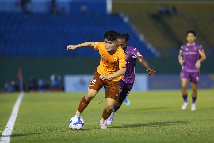 V-League và những gam màu đối lập: Để V-League có chiều sâu - Ảnh 1. V-League và những gam màu đối lập: Để V-League có chiều sâu - Ảnh 1.