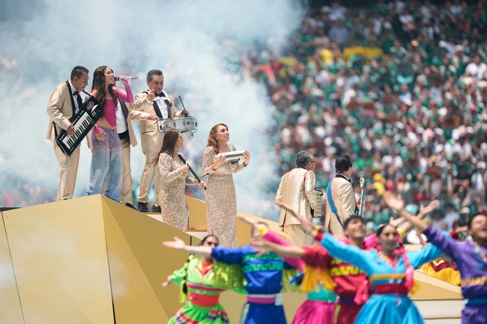 Ch&ugrave;m ảnh: Mexico v&agrave; điểm nhấn lễ khai mạc World Cup 2026 - Ảnh 9.
