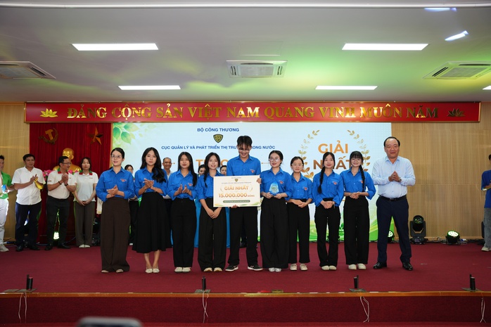 Kh&aacute;m ph&aacute; lợi &iacute;ch của xăng E10 trong cuộc thi T&igrave;m hiểu nhi&ecirc;n liệu xanh - Ảnh 2.