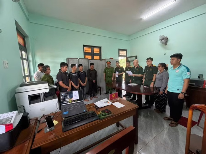 Hỗn chiến trong lô cao su ở Gia Lai, 4 đối tượng bị khởi tố tội giết người - Ảnh 1. Hỗn chiến trong lô cao su ở Gia Lai, 4 đối tượng bị khởi tố tội giết người - Ảnh 1.