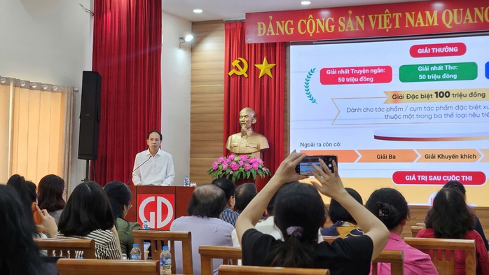 Cuộc thi viết "Trang s&aacute;ch v&agrave; M&aacute;i trường": Giải đặc biệt l&ecirc;n đến 100 triệu đồng - Ảnh 2.